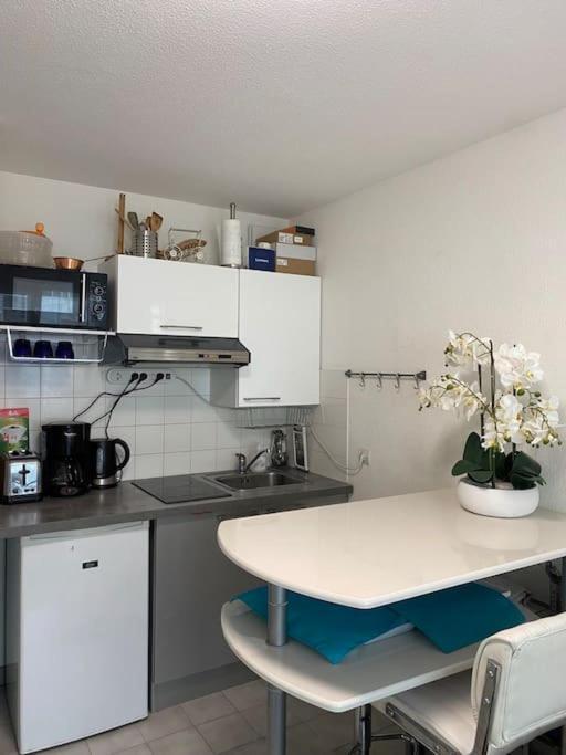Appartement 23 M2 A Nice, 2E Ligne Du Front De Mer Esterno foto
